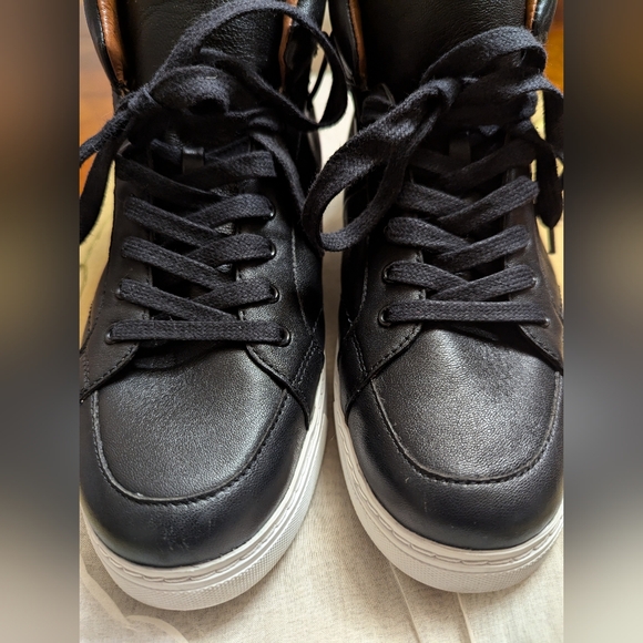 COACH Unisex Hi-Top Black Leather Sneakers Size 9.5B Used Excellent MSRP $228 - Picture 1 of 8